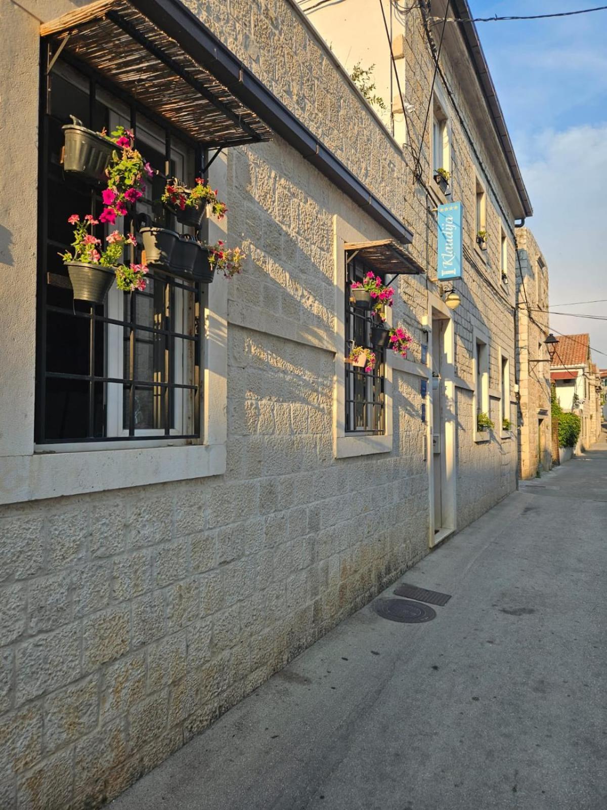 Guest House Klaudija Trogir Exterior photo