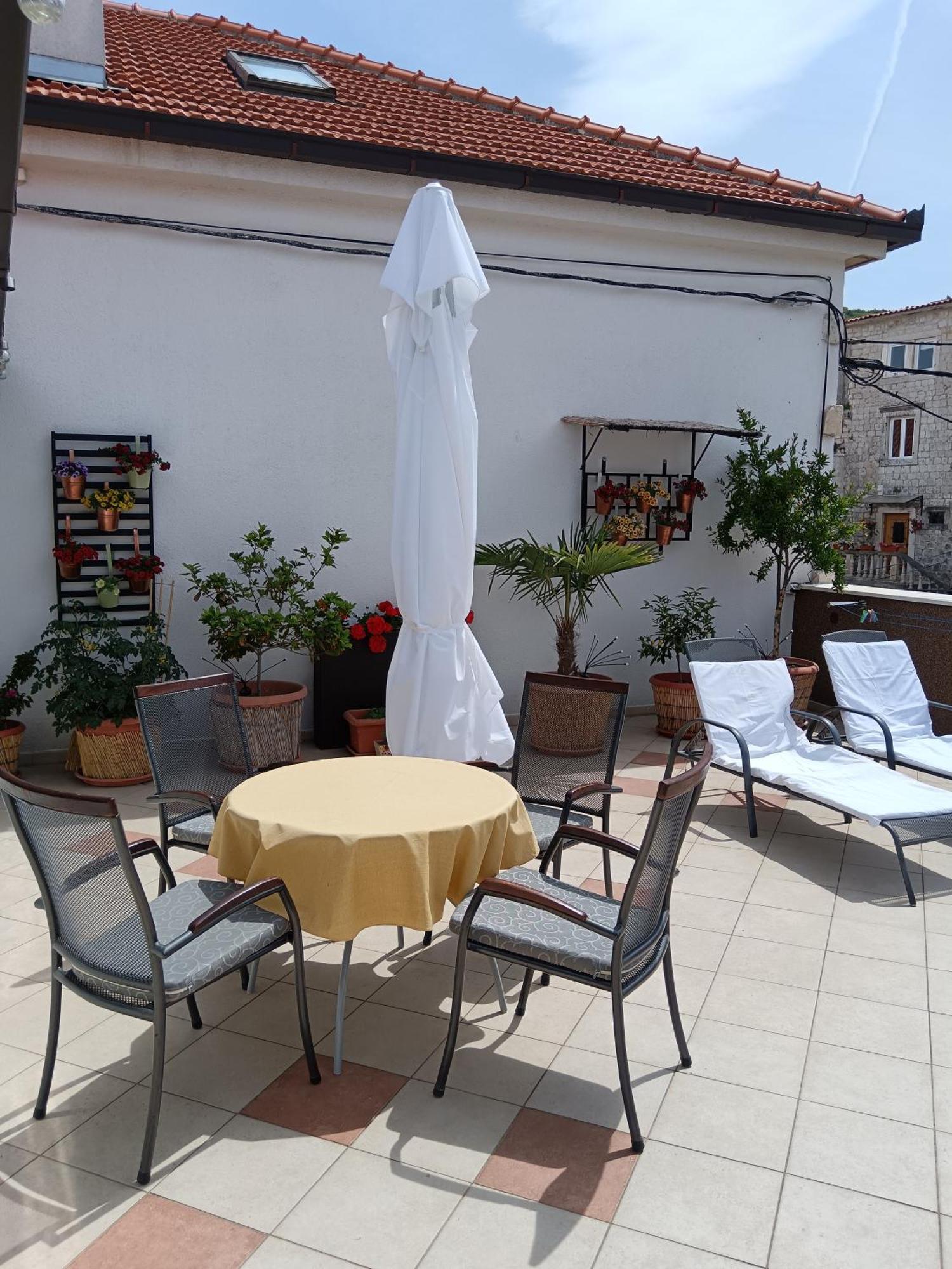 Guest House Klaudija Trogir Exterior photo