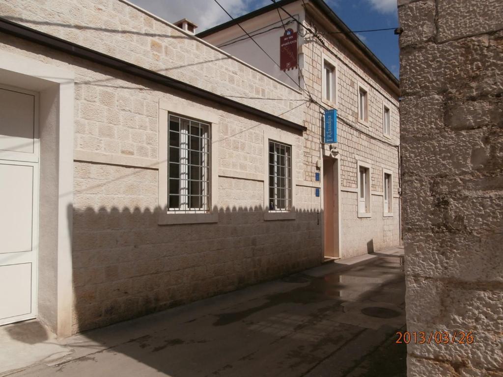 Guest House Klaudija Trogir Exterior photo