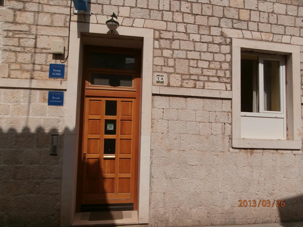 Guest House Klaudija Trogir Exterior photo